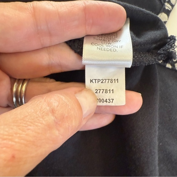 J Jill Black White Abstract Print Pima 3/4 Sleeve Forward Seam V Neck Tee Sz SML - Picture 7 of 9